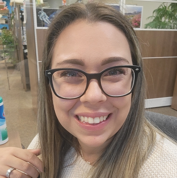 Meet your Posher, Ashley - Picture 3 of 4